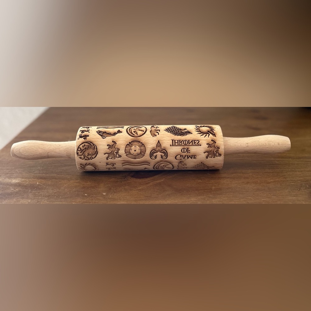Game of Thrones Wooden pastry cookie Rolling Pin
Never Used